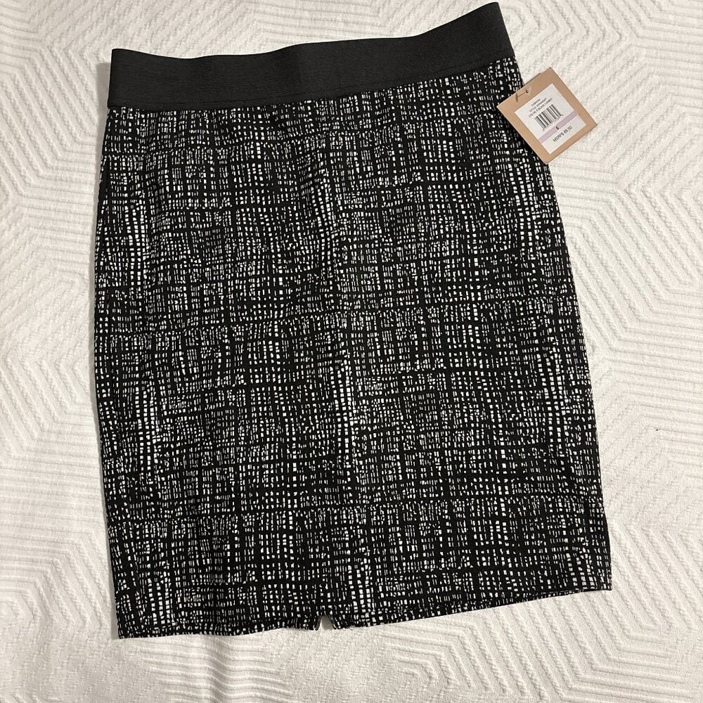 Ellen Tracy Skirt black and White strech